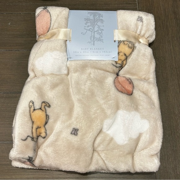 Classic Winnie the Pooh Baby Blanket - Picture 2 of 4